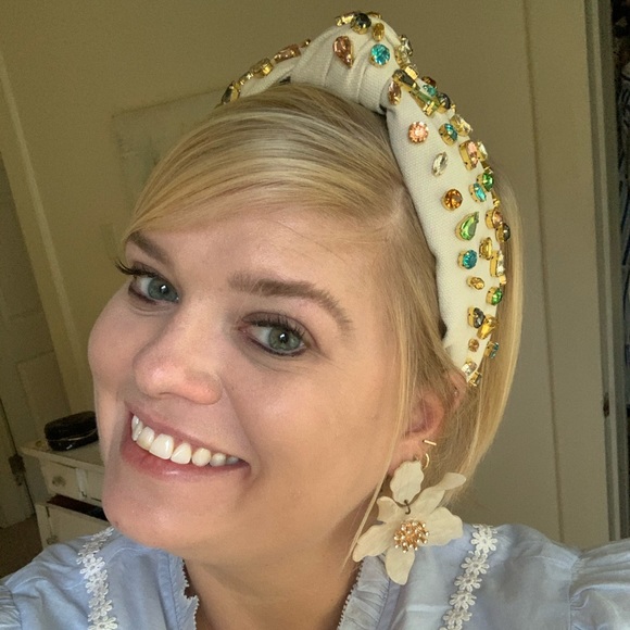 Meet your Posher, Aeriel - Picture 1 of 1